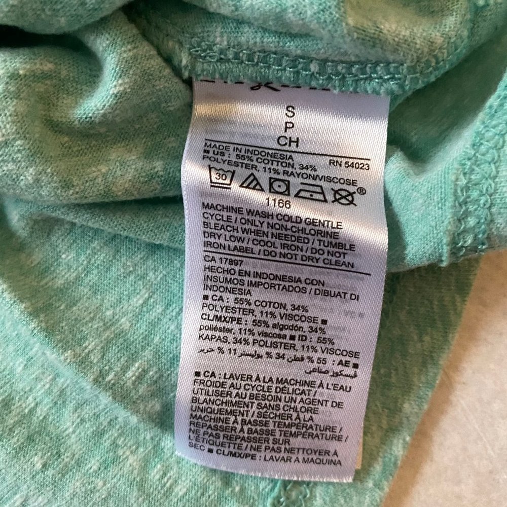 🟢green t-shirt🟢 - Picture 3 of 3